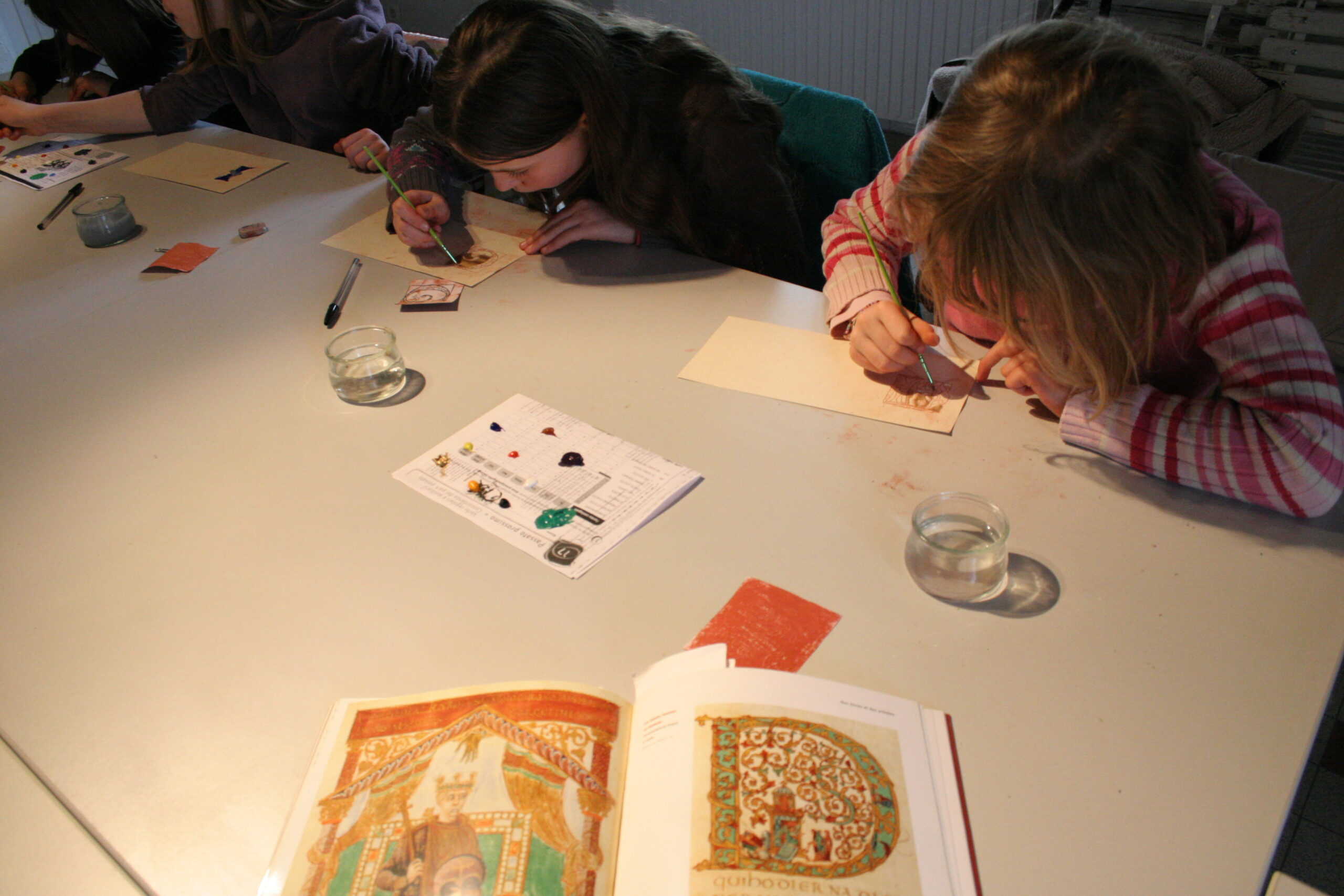 Atelier enfant : calligraphie - Abbaye de Jumièges